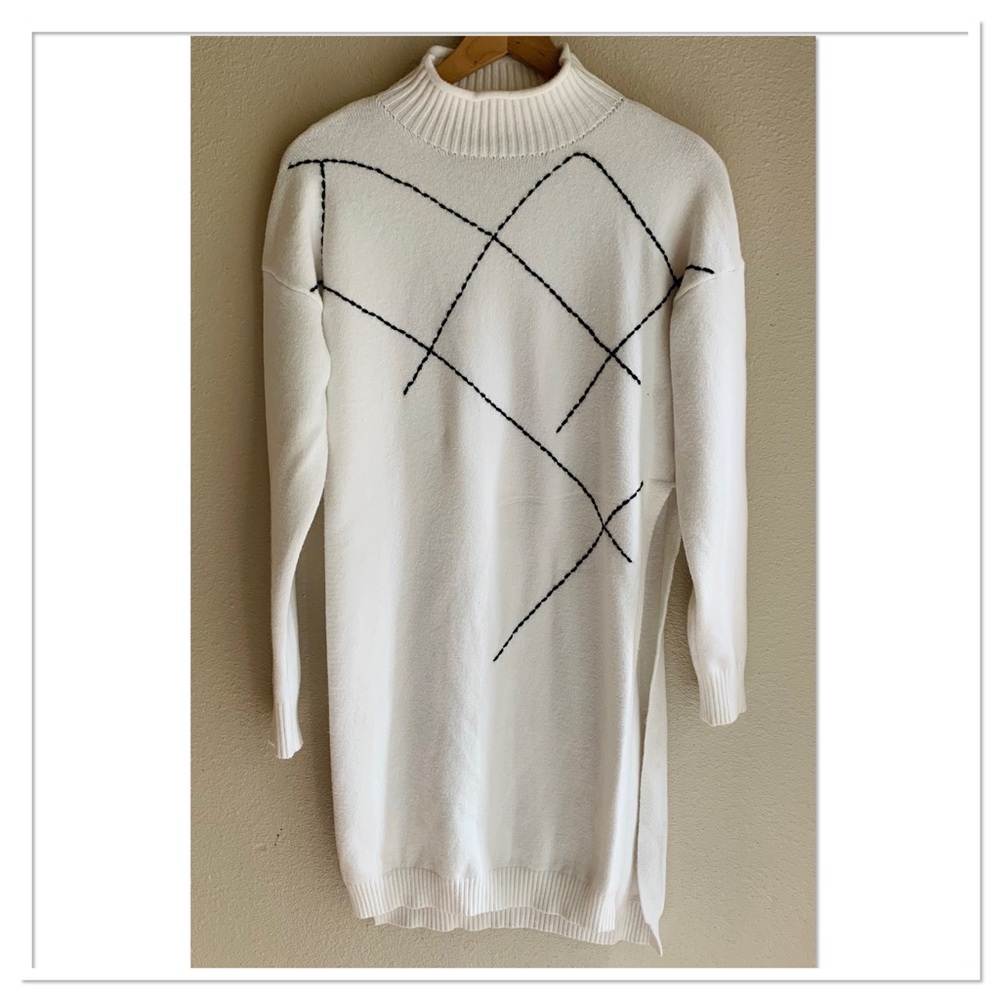 Six Crisp Days Mock Neck Sweater Embroidered Front Side Slits Ivory Black Size M